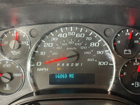 Used 2024 GMC Savana 2500 w/ Driver Convenience Package RWD image 18