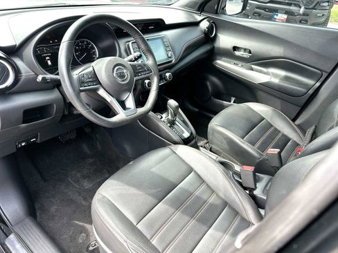 Used 2020 Nissan Kicks SR w/ SR Premium Package image 18