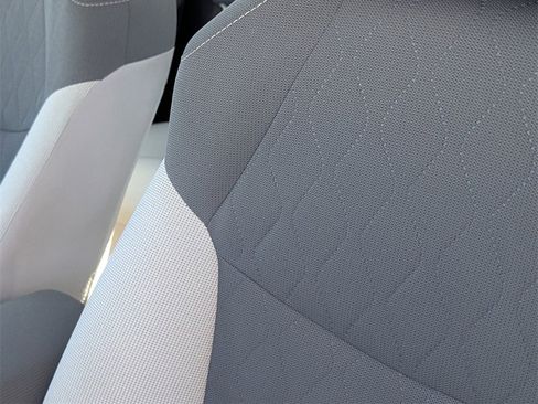 Used 2021 Toyota Corolla LE image 23