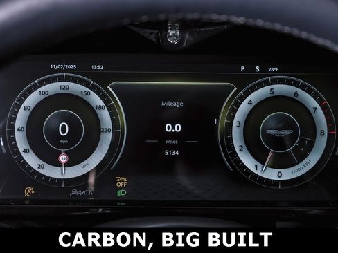 Used 2025 Aston Martin V8 Vantage Coupe image 25