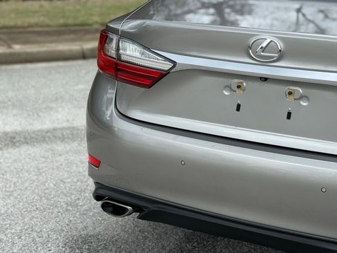 Used 2017 Lexus ES 350 w/ Luxury Package image 14