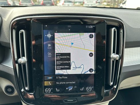 Used 2020 Volvo XC40 T5 Momentum w/ Protection Package Premier image 31