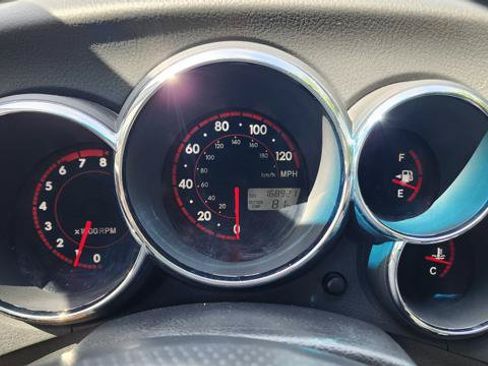 Used 2006 Pontiac Vibe w/ Sun And Sound Package FWD image 20