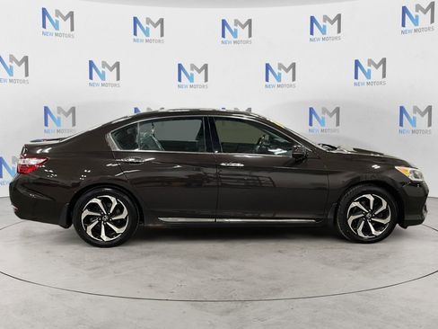 Used 2017 Honda Accord EX-L image 6