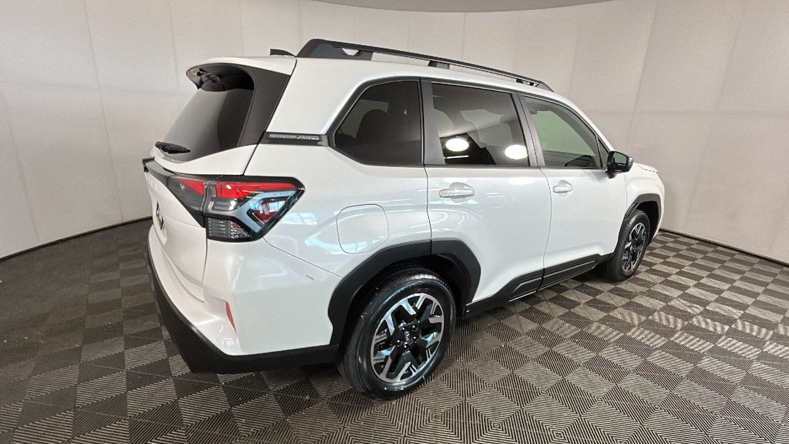 Used 2025 Subaru Forester Premium AWD/4WD image 3