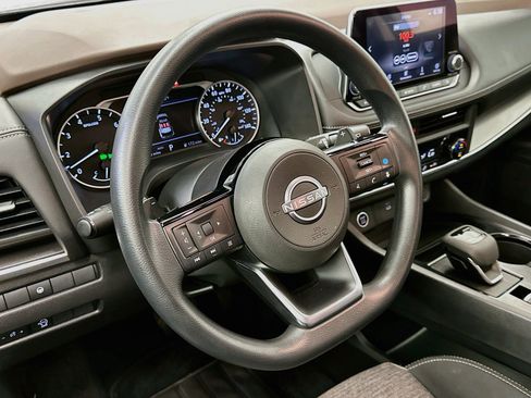 Used 2023 Nissan Rogue SV AWD/4WD image 18