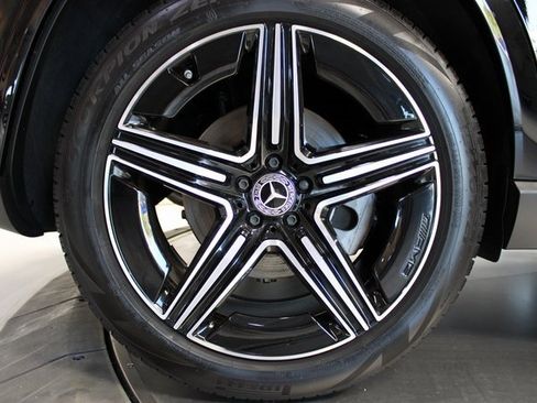 Used 2024 Mercedes-Benz GLE 450 4MATIC w/ AMG Line Exterior image 38