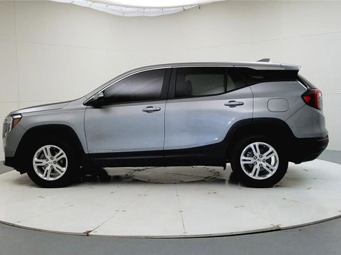 Used 2024 GMC Terrain SLE image 5