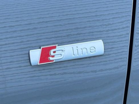 Used 2024 Audi Q4 e-tron Premium w/ Convenience Package image 40