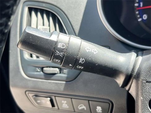 Used 2015 Hyundai Tucson SE image 23