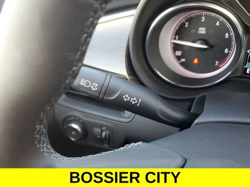 Used 2020 Buick Envision Essence FWD image 20