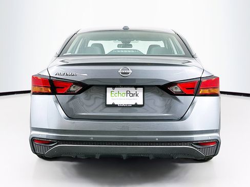 Used 2025 Nissan Altima 2.5 SV image 7