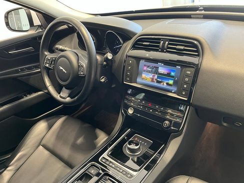 Used 2018 Jaguar XE Premium AWD/4WD image 26