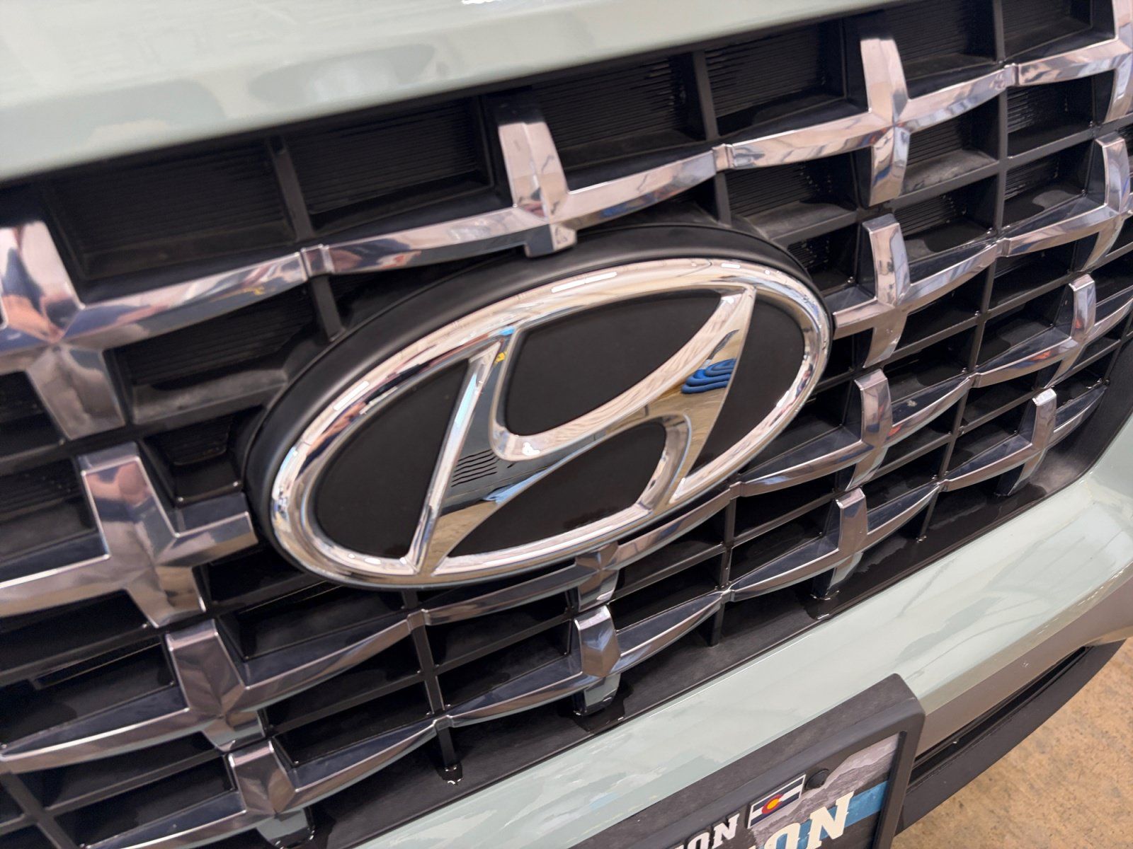 Certified 2025 Hyundai Venue SEL FWD image 22