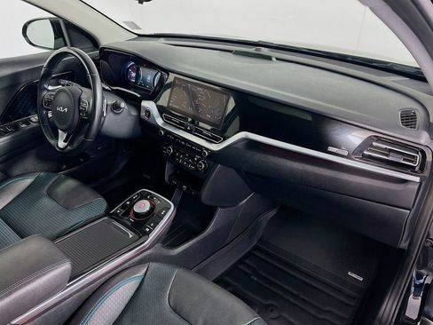 Used 2022 Kia Niro EX Premium image 31