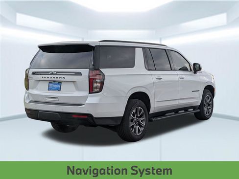 Used 2023 Chevrolet Suburban Z71 w/ Luxury Package AWD/4WD image 5