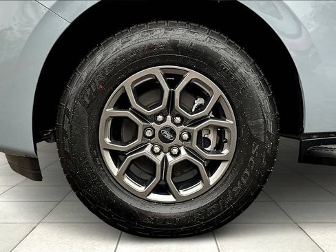 Certified 2025 Ford Expedition Active AWD/4WD image 9