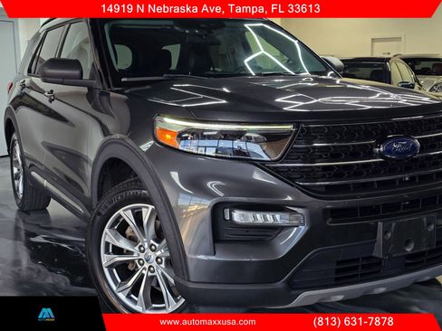 Used 2020 Ford Explorer XLT w/ Equipment Group 202A AWD/4WD image 3