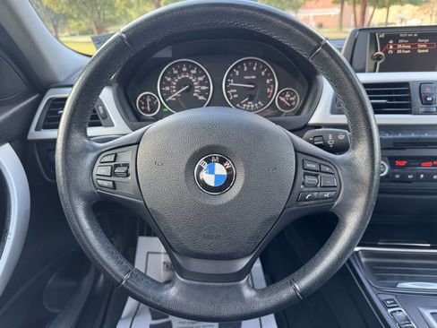 Used 2014 BMW 320i xDrive Sedan image 16