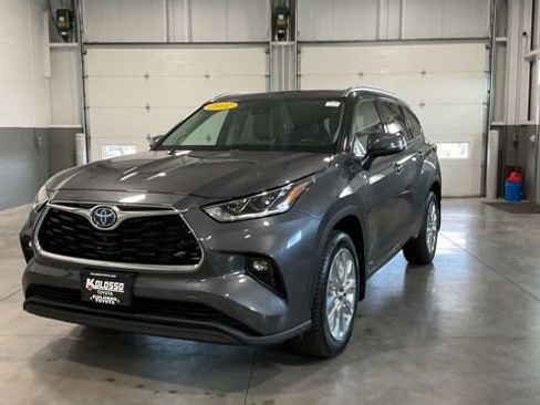 Used 2022 Toyota Highlander Limited AWD/4WD image 9