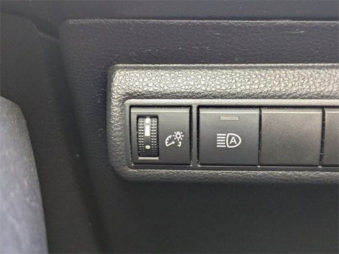 Used 2020 Toyota Corolla LE image 21