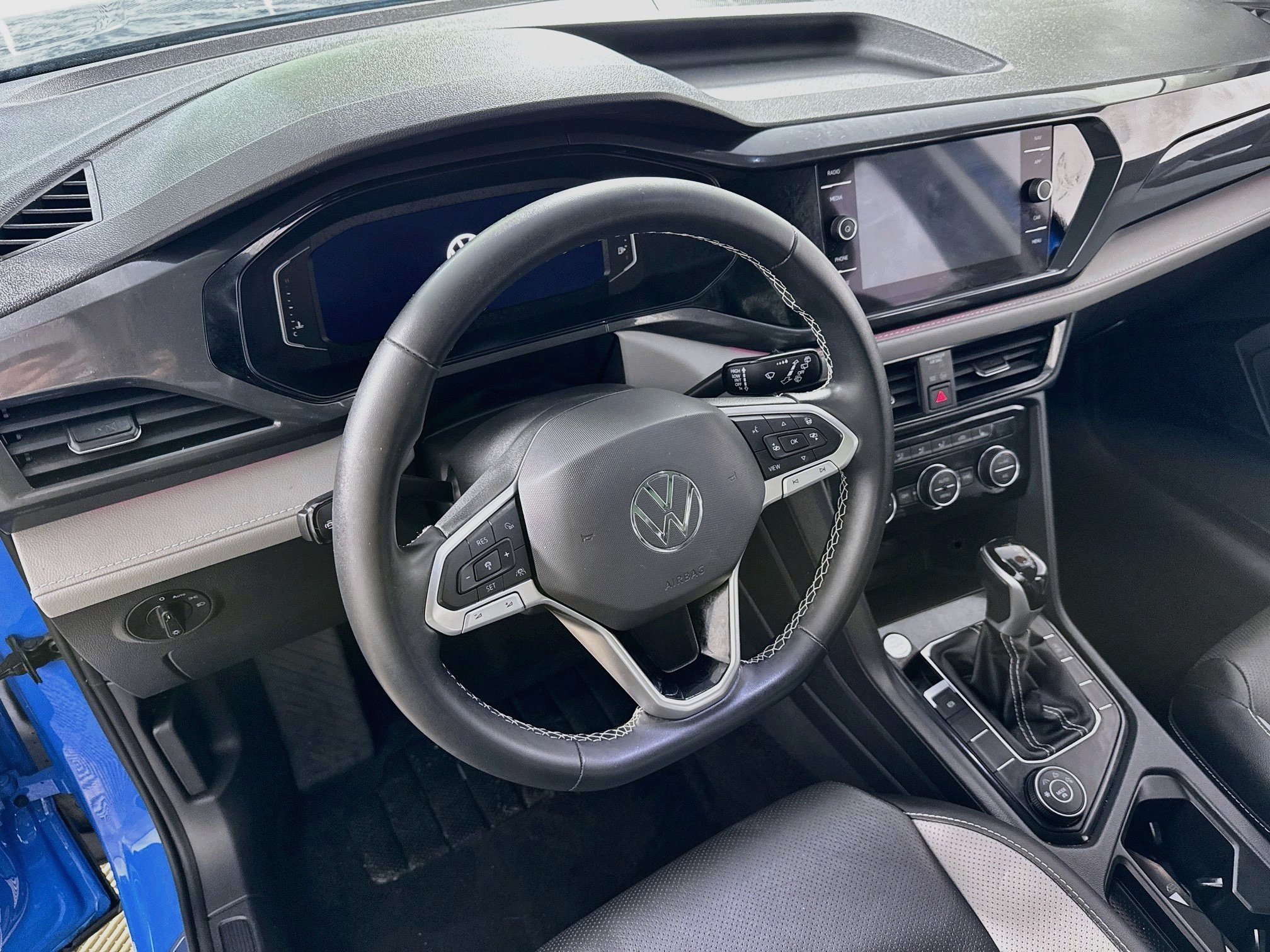 Used 2023 Volkswagen Taos SEL AWD/4WD image 14