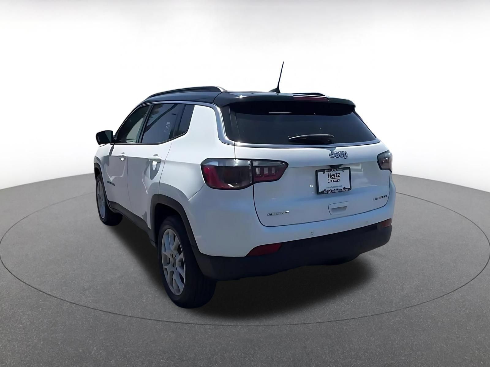 Used 2025 Jeep Compass Limited AWD/4WD image 10