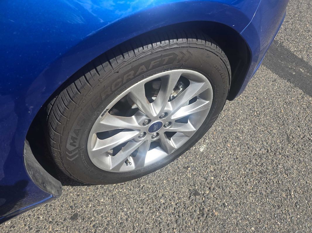 Used 2017 Ford Fusion SE FWD image 27