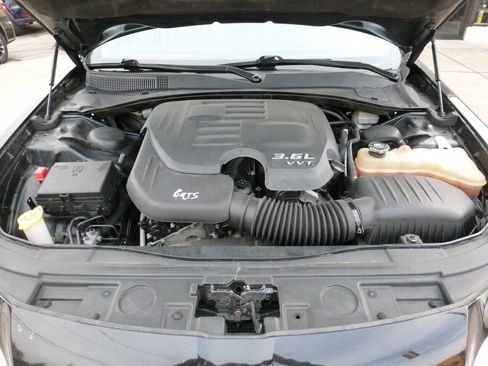 Used 2014 Chrysler 300 AWD image 16