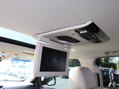 Used 2020 Cadillac Escalade ESV Premium Luxury AWD/4WD image 20