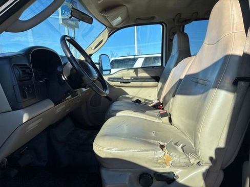 Used 2007 Ford F550 2WD Crew Cab Super Duty image 9