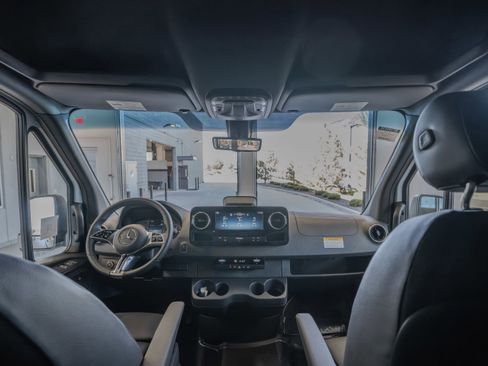 New 2025 Mercedes-Benz Sprinter 2500 image 29