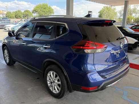 Used 2020 Nissan Rogue S w/ Special Edition Package FWD image 4