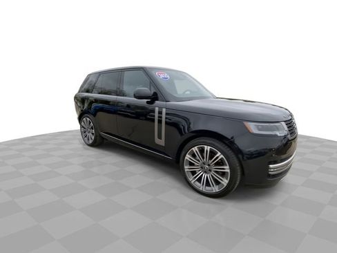 Used 2025 Land Rover Range Rover SE AWD/4WD image 4