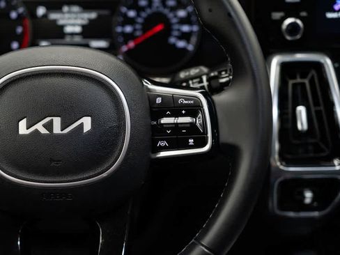Used 2022 Kia Sorento SX AWD/4WD image 16