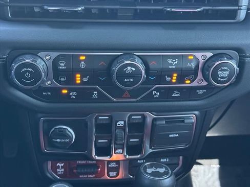 Used 2024 Jeep Wrangler Unlimited Rubicon 392 AWD/4WD image 25