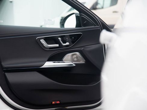 Certified 2025 Mercedes-Benz E 350 4MATIC Sedan image 21