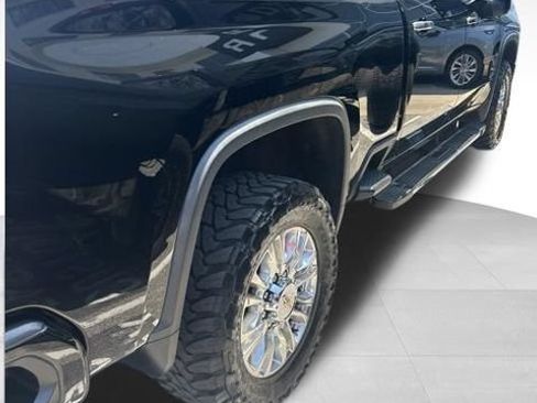 Used 2021 Chevrolet Silverado 2500 High Country AWD/4WD image 14