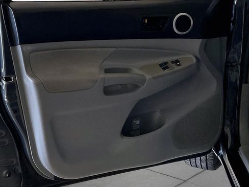 Used 2010 Toyota Tacoma 2WD Access Cab image 18