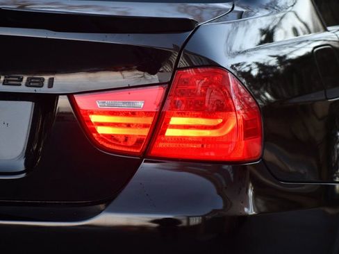 Used 2011 BMW 328i xDrive Sedan w/ Premium Pkg image 8