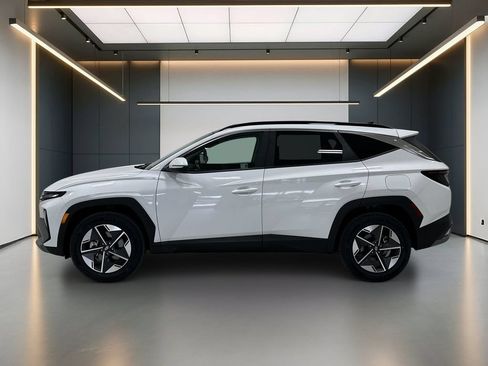 Certified 2025 Hyundai Tucson SEL AWD/4WD image 2