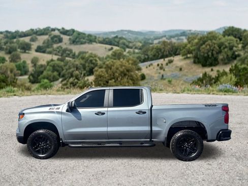 Used 2026 Chevrolet Silverado 1500 Custom Trail Boss w/ Dark Appearance Package AWD/4WD image 5