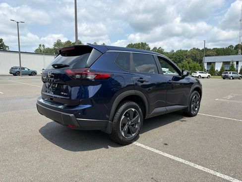 Certified 2024 Nissan Rogue SV AWD/4WD image 5
