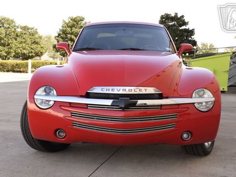 Used 2005 Chevrolet SSR w/ Preferred Equipment Group RWD image 34