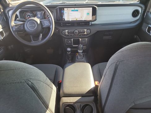Used 2024 Jeep Gladiator Sport image 12