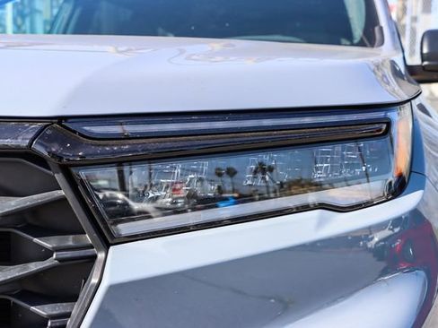 Used 2024 Honda Pilot Sport image 11