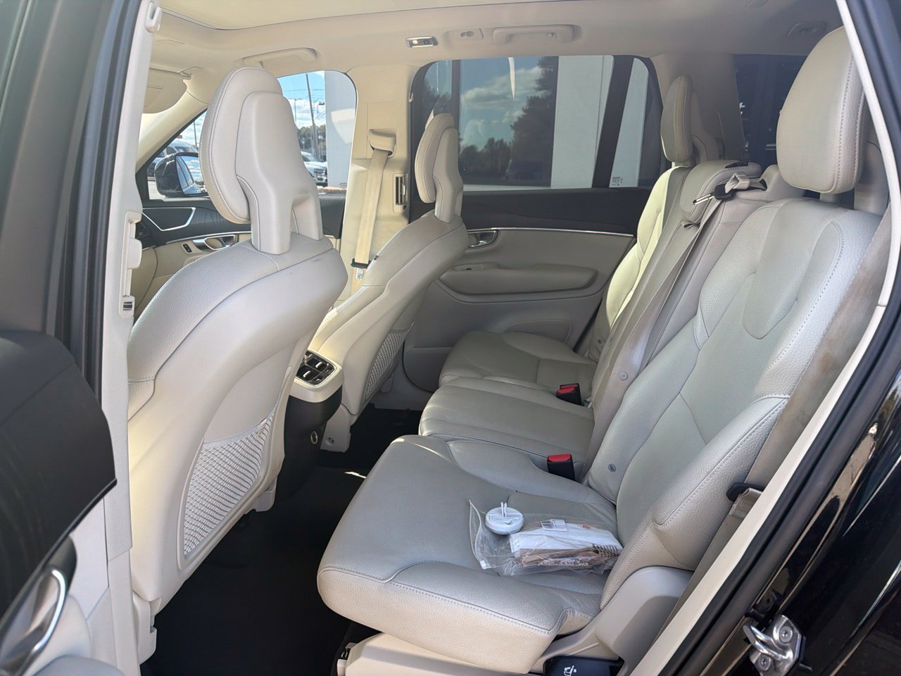 Used 2020 Volvo XC90 T6 Momentum AWD/4WD image 5