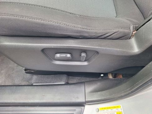 Used 2013 Chevrolet Captiva Sport LT FWD image 17