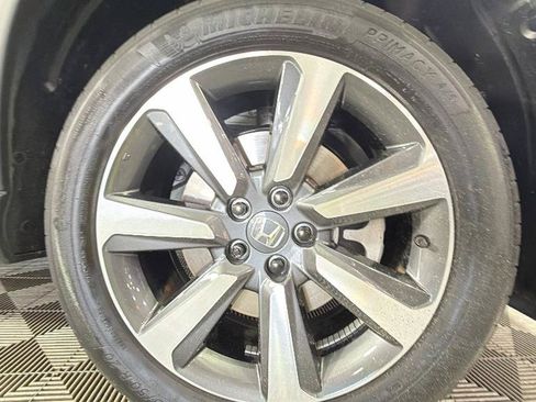 Used 2025 Honda Pilot Touring image 41