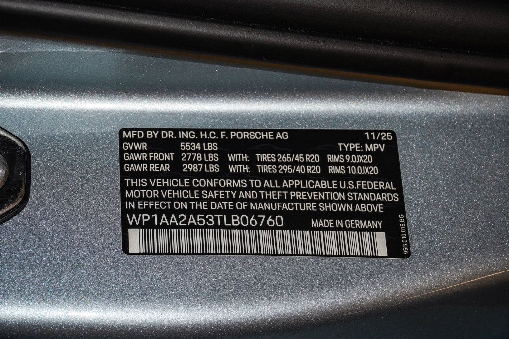Certified 2026 Porsche Macan AWD/4WD image 29